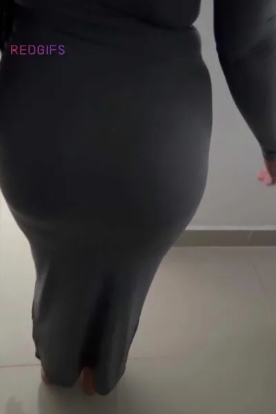 salam do you like my new abaya?