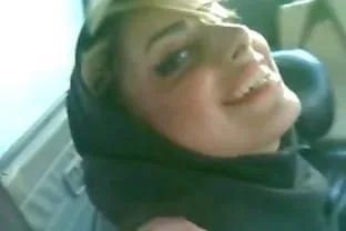 Iranian Arab woman fucked in veil in car