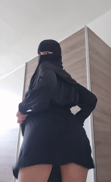 ARAB HIJAB PORN GIF PART 1 Image #15