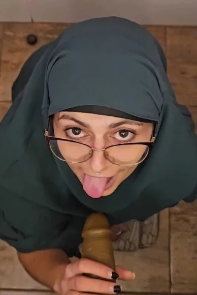 Mia Niqab, Arabic HIJABI SLUT compilation