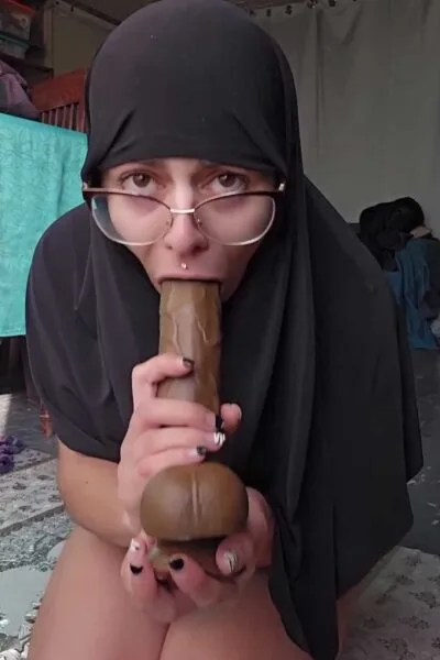 Brutal cock and dildo big black HIJAB XXX Mia Niqab