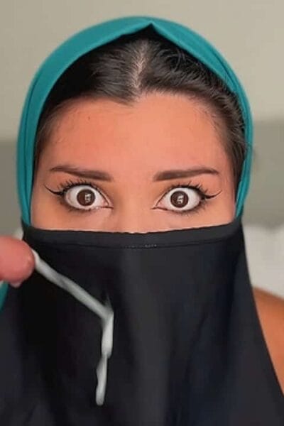 Arab slut gets fucked and cums on hijab