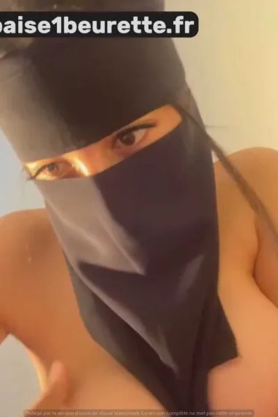 SNAPCHAT WITH VEILED FRENCH ARABIC WEARING HIJAB