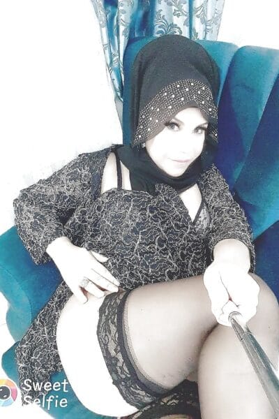 Naughty Tunisian girl with big tits and hijab Image #2