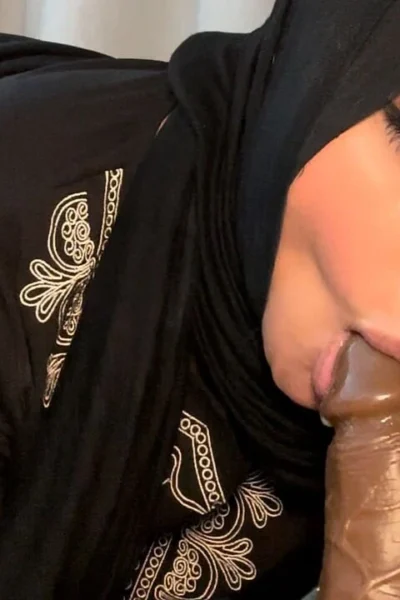Busty Arab Shakes Her Ass in Ramadan and Plays with Her Dildo- Yasmina Khan
