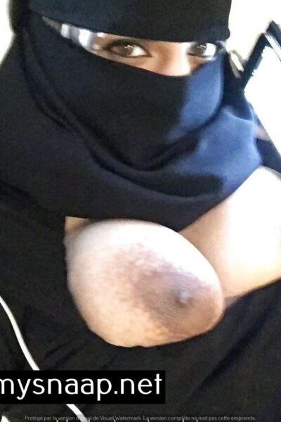 Muslim Burqa Slut Tight Ass Exposing Boobs Nipples Finger Pussy Image #6