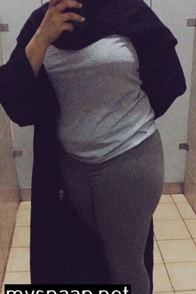 Muslim Burqa Slut Tight Ass Exposing Boobs Nipples Finger Pussy Image #10