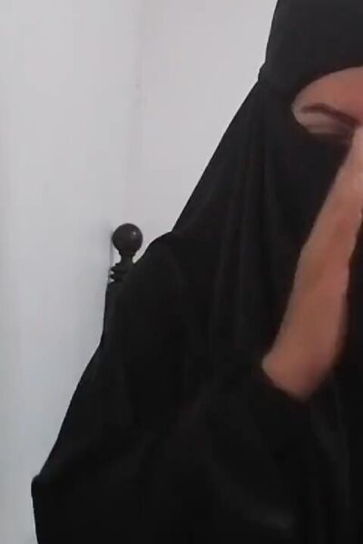 MuslimwifeX Naked Under Her Djellaba