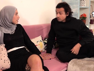 Bhabhi’s Hijab Peekaboo: Veena Exposes Her Curves, Savaged by Desi Stud Michael