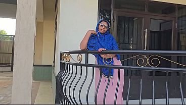 pregnant muslim fingering her pussy outside