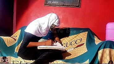 Curvy hijabi wife’s desire explodes after numbers audit, fantasizing about her seductive neighbor NHG!